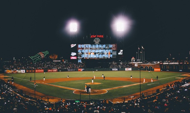 曼联深陷法律风波，训练场看管员涉性侵指控，俱乐部管理遭严峻拷问